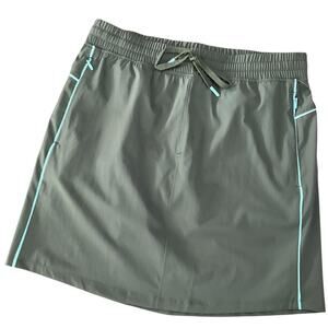 Elle Sport Women's Skort Size Large Green NWT
